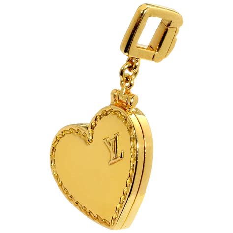 louis vuitton heart pendant